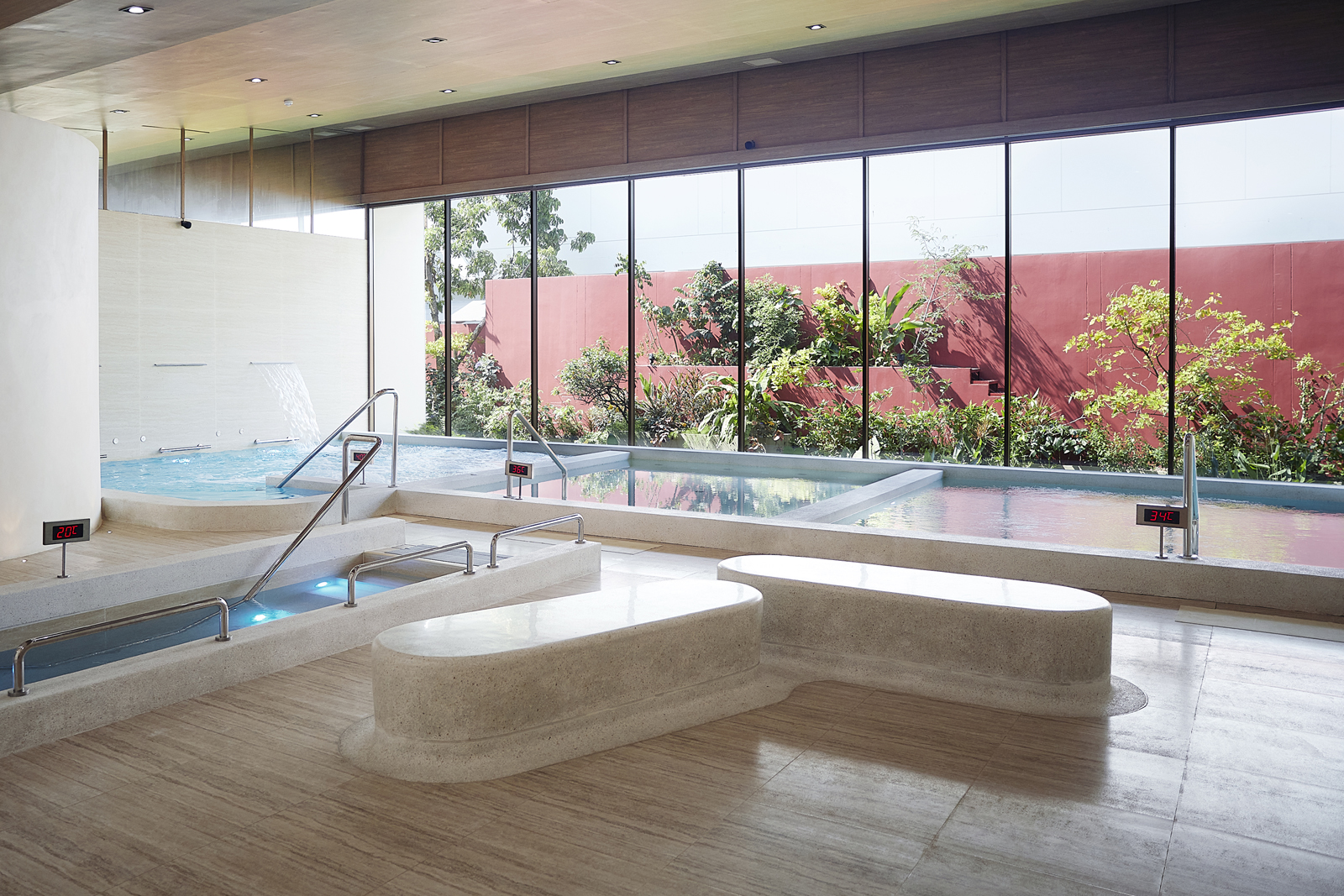 RXV_Hydrothertapy_3 RXV_Hydrothertapy_3.jpg